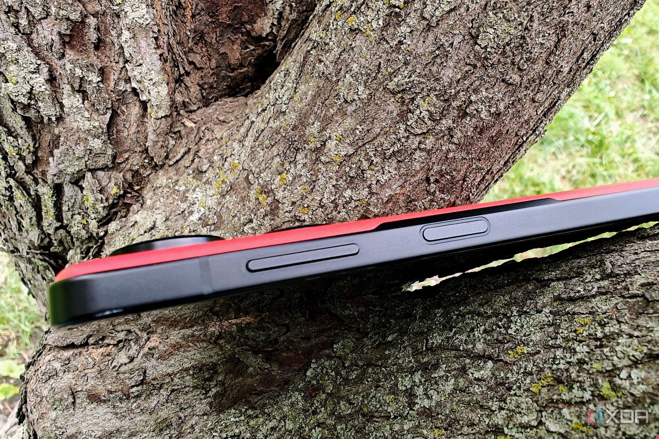 Asus Zenfone 10 review: The best small smartphone gets even