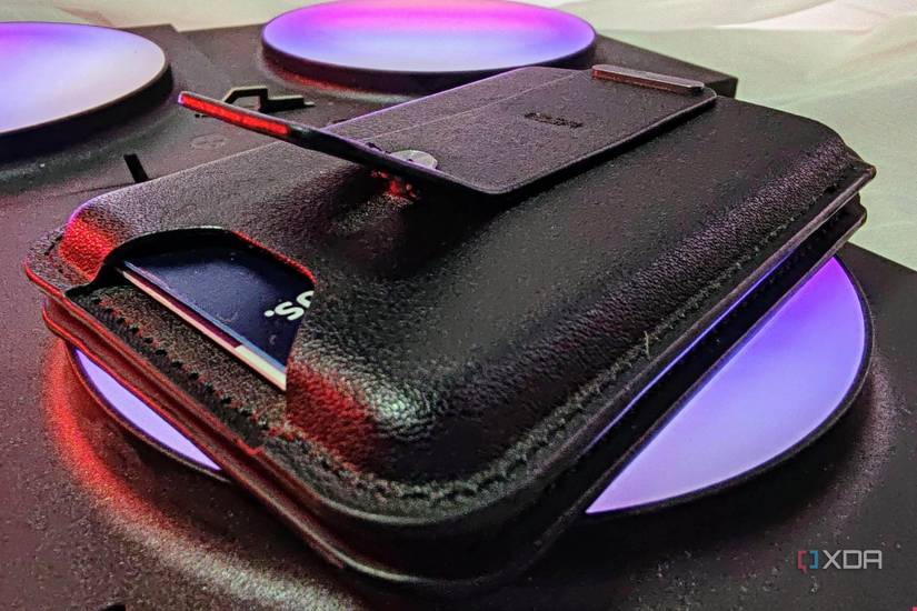 ESR Geo Wallet Stand loop end sticking up