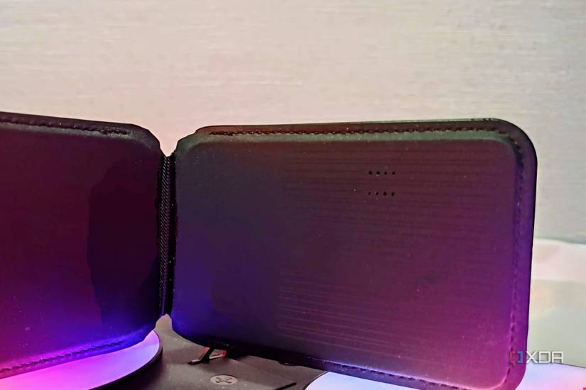 ESR Geo Wallet Stand  open showing speaker and button