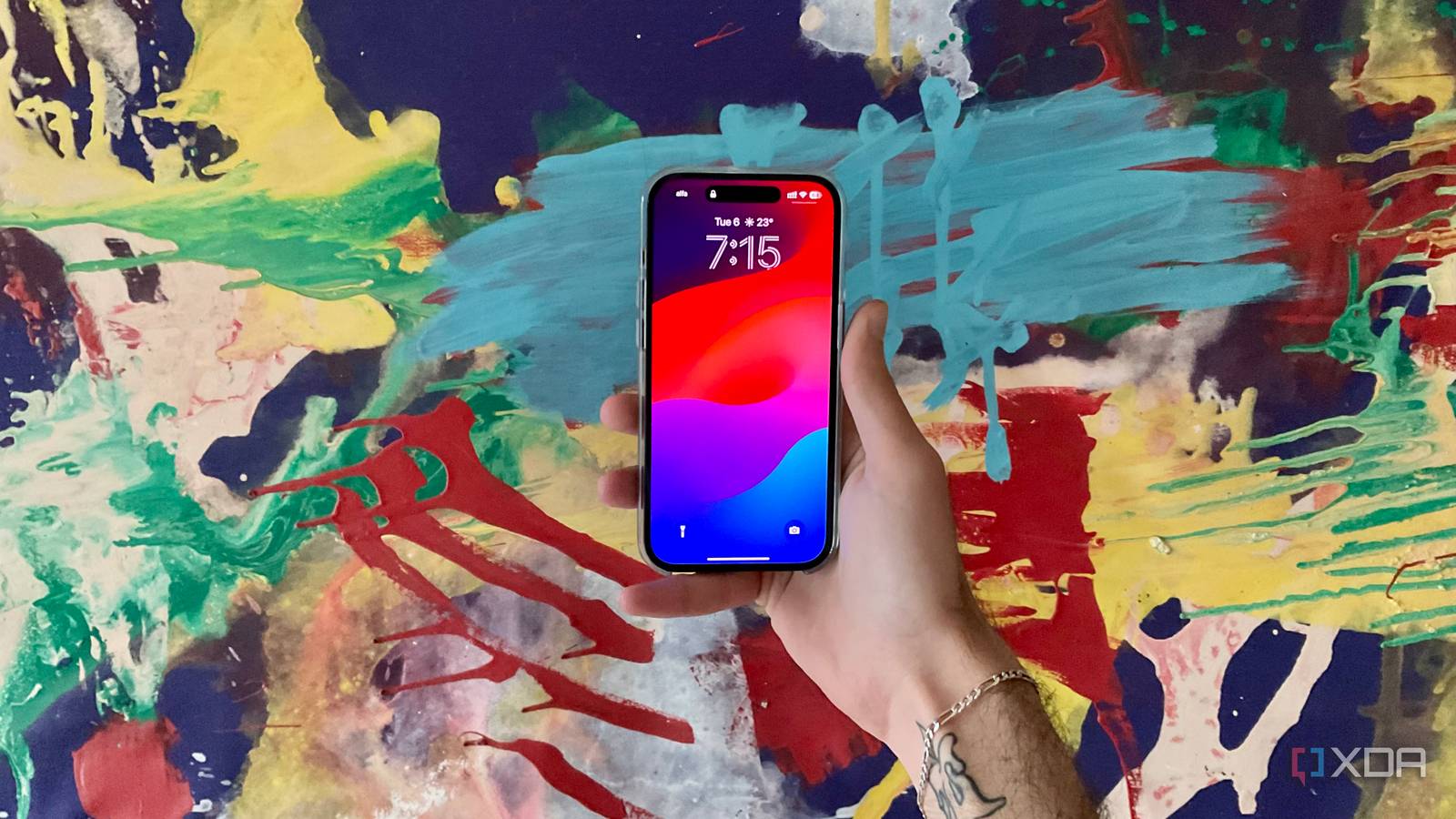 iOS 17 wallpaper