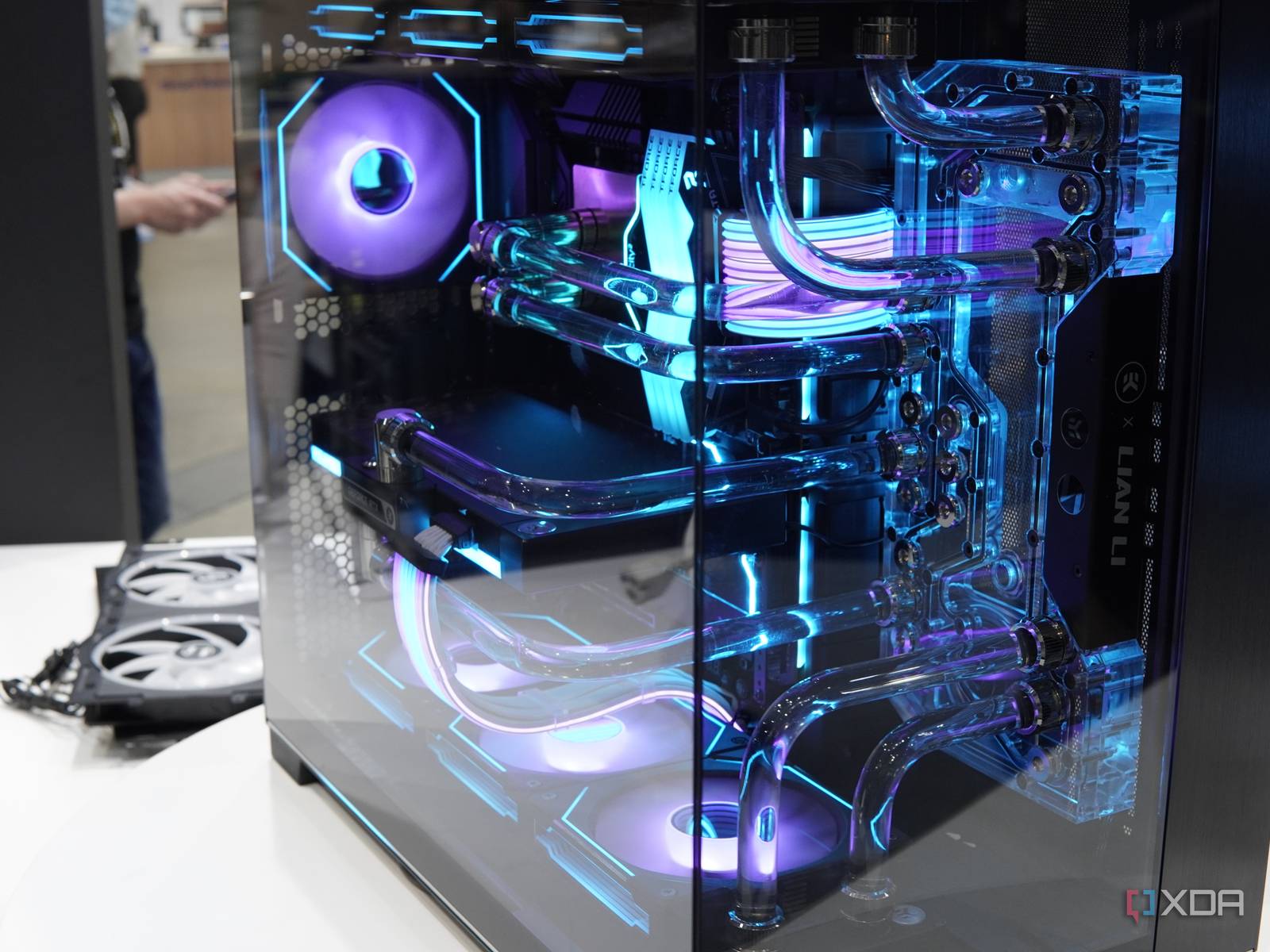 PCケース(自作PC用) Lian li dynamic evo Amazon.com: LIAN LI O11