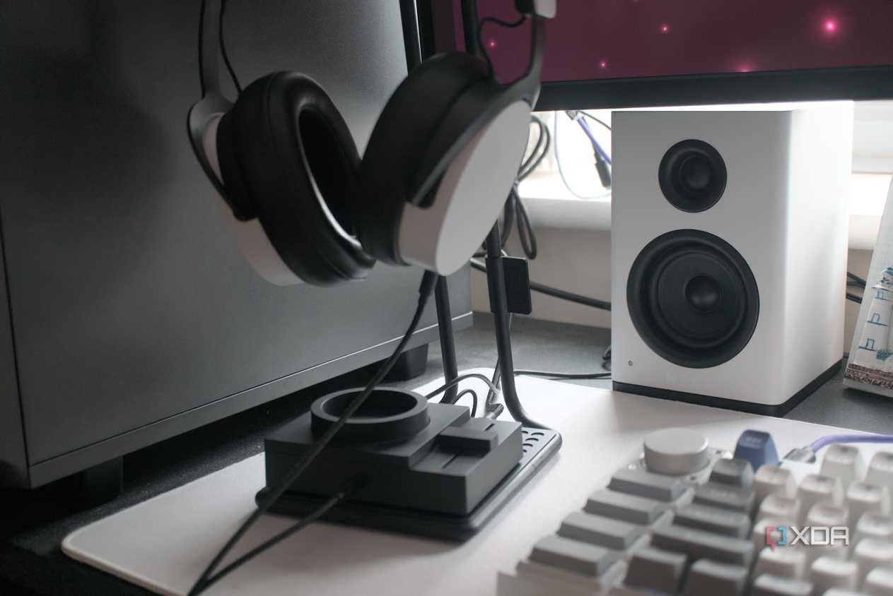 NZXT Relay HEadset and Speaker