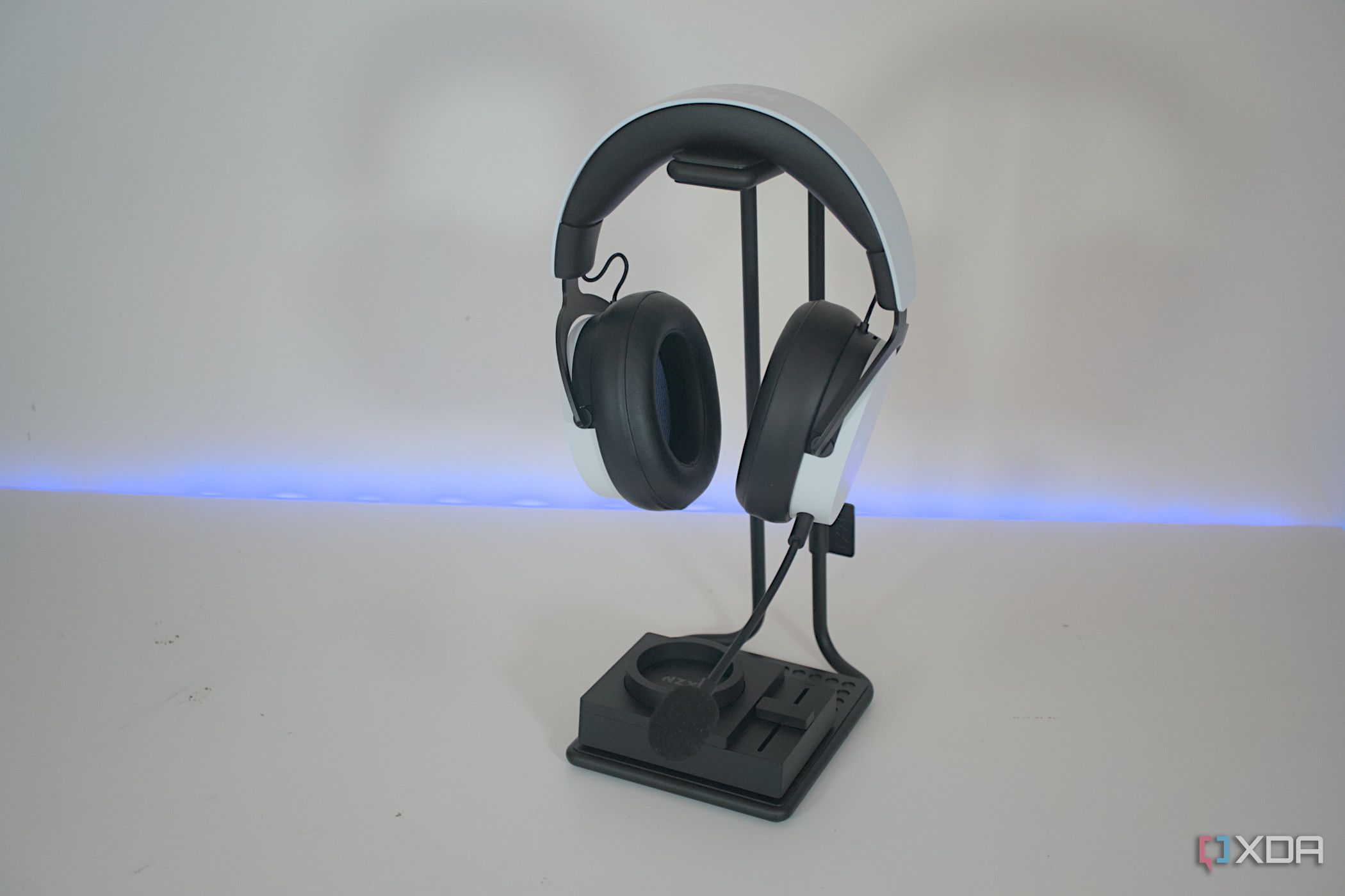 NZXT Relay Headset + SwitchMix セット NZXT Relay SwitchMix PC Gaming Headset Stand & Audio Mixer - AP