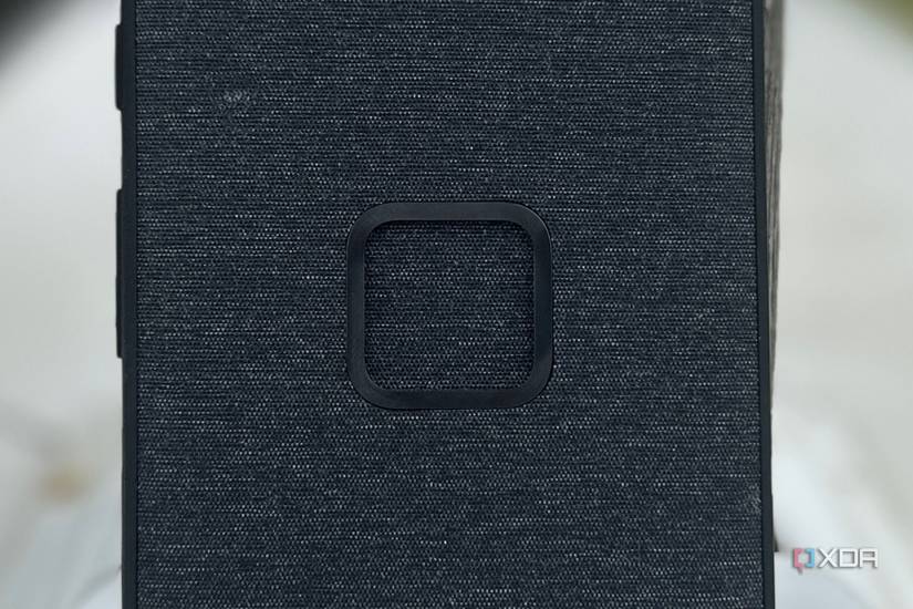 Peak Design's SlimLink connection system for accessories. 