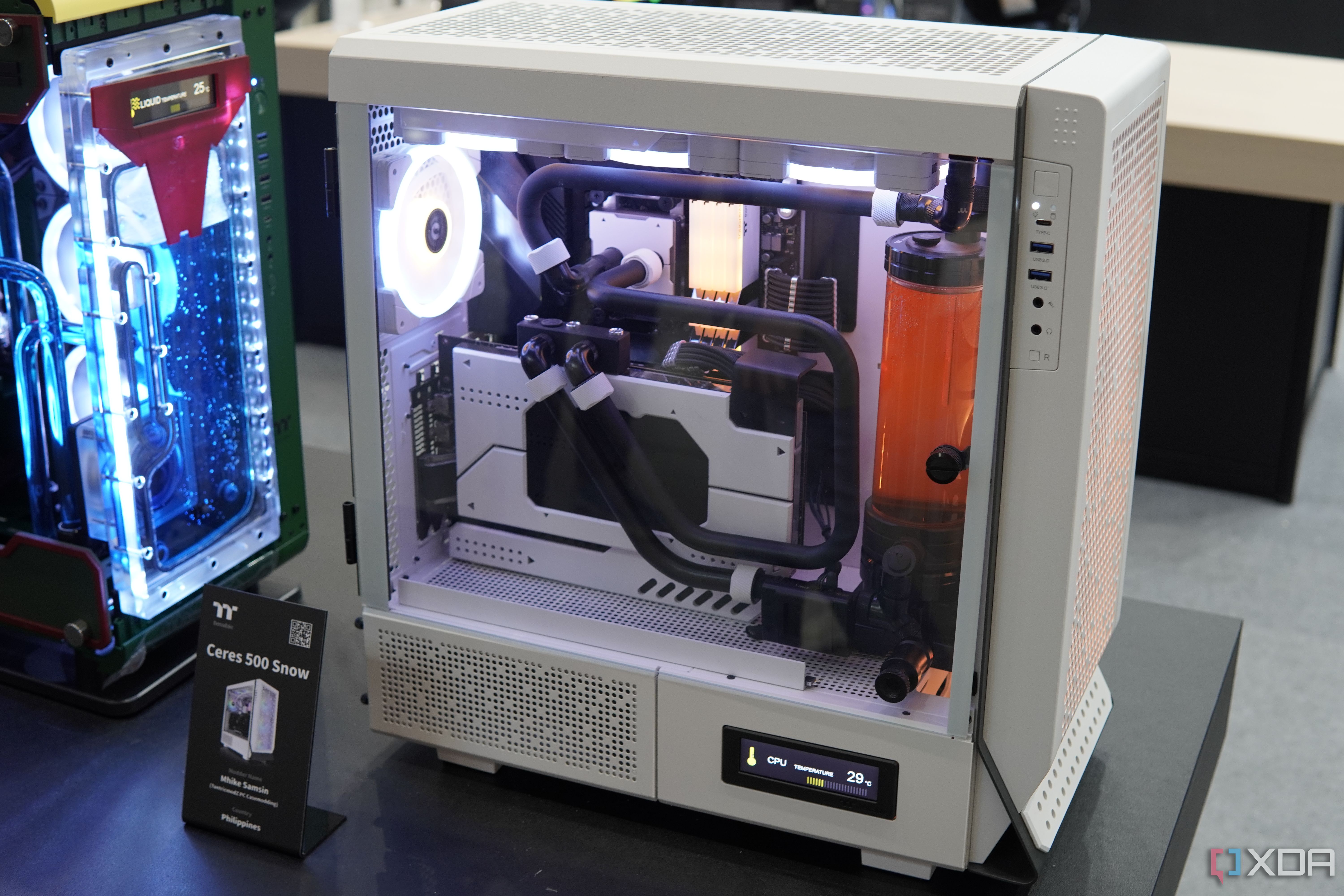 A custom PC based on the Thermaltake Ceres 500 Snow case