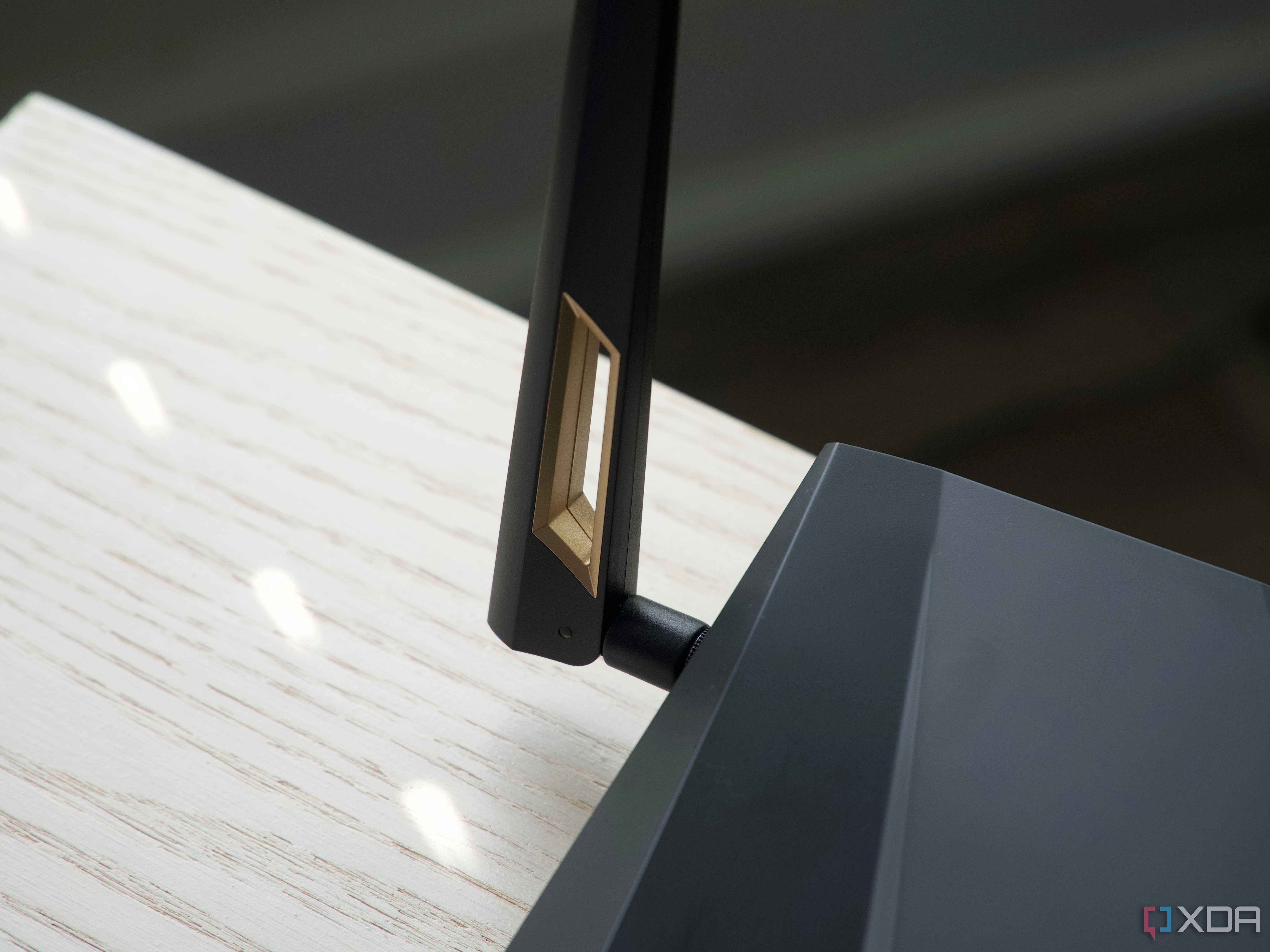 ASUS RT-AX88U Pro Wi-Fi 6 router antenna