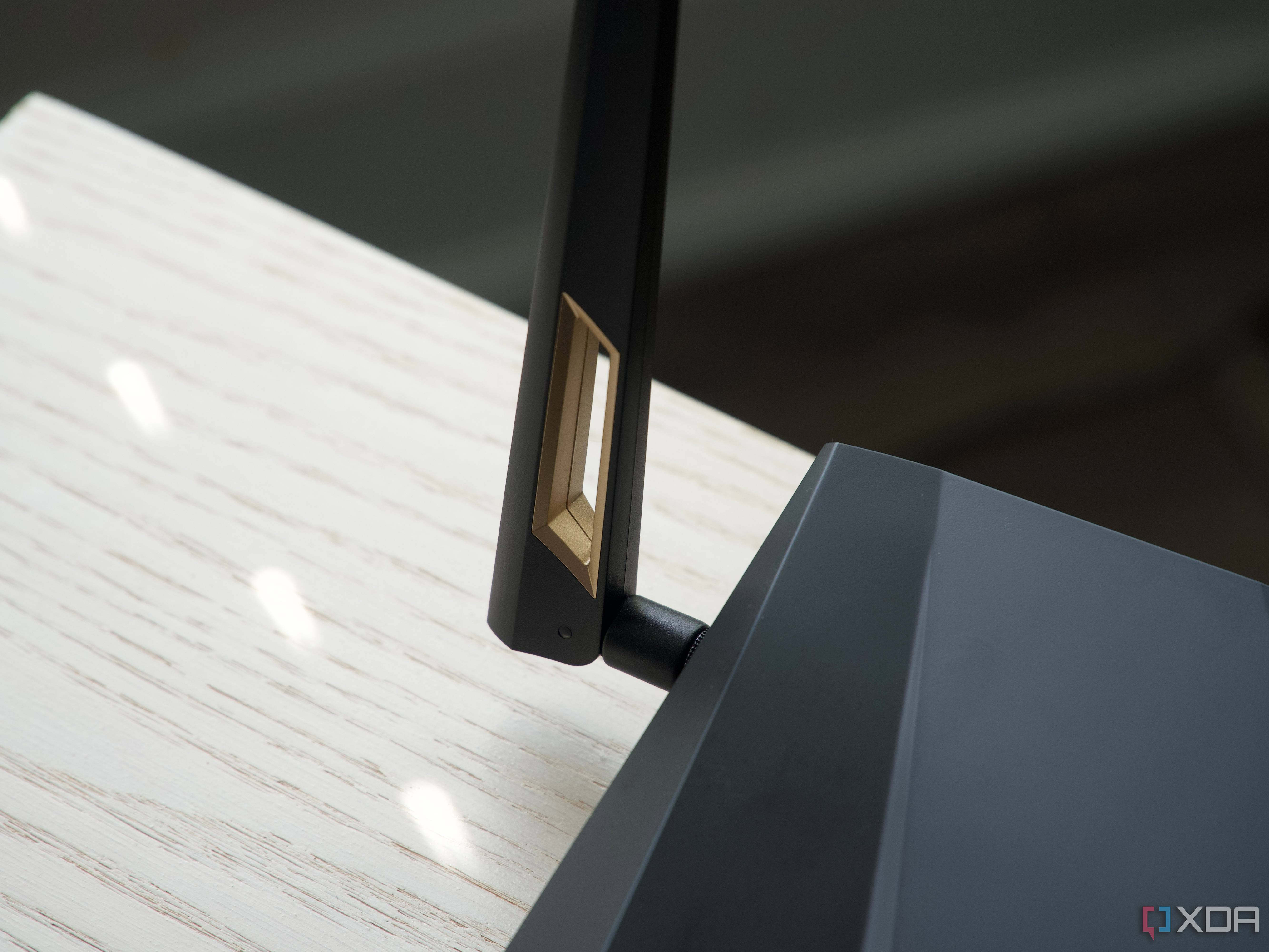 ASUS RT-AX88U Pro Wi-Fi 6 router antenna