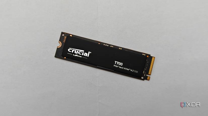 Crucial T700 SSD white background
