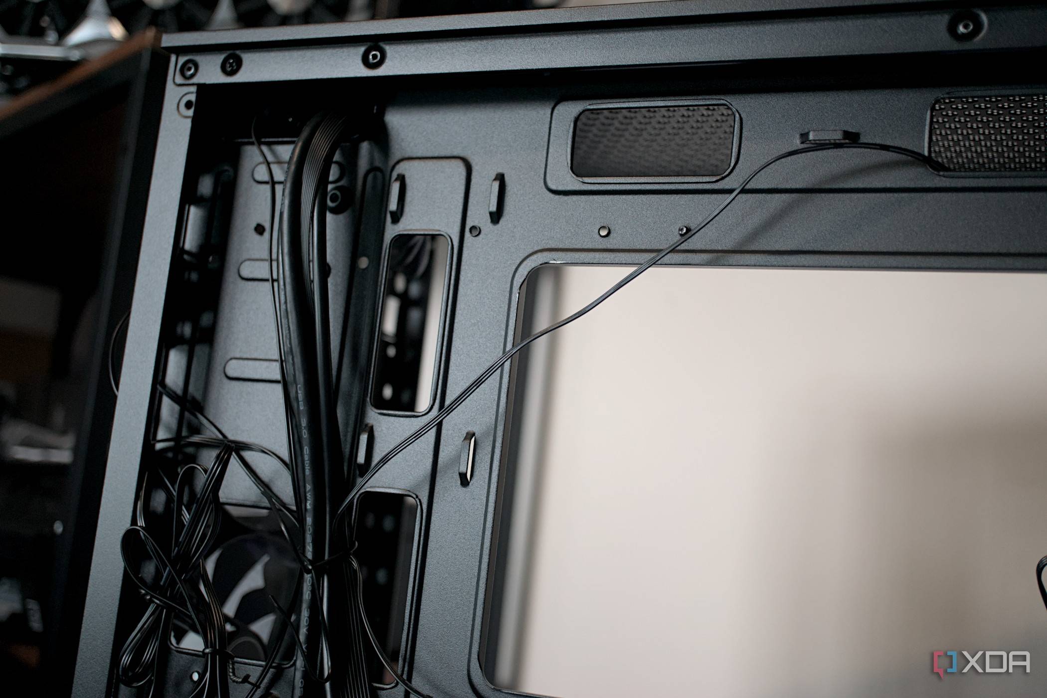 MSI MAG Forge 112R