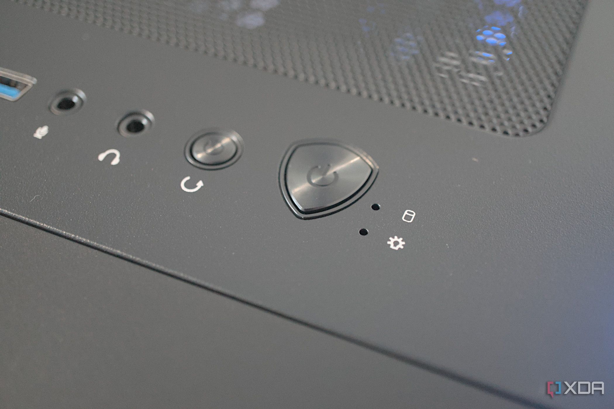 MSI MAG Forge 112R