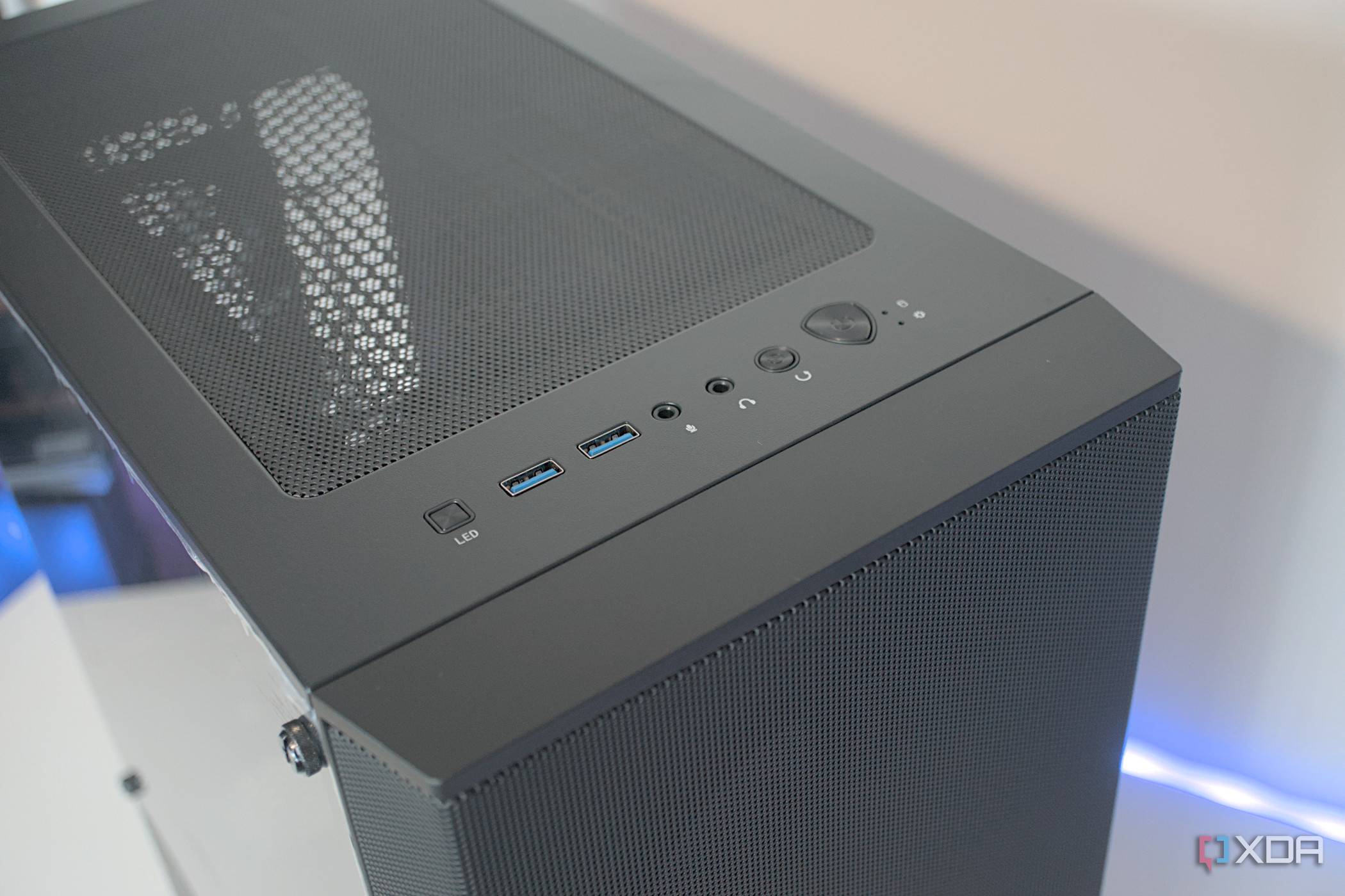 MSI MAG Forge 112R