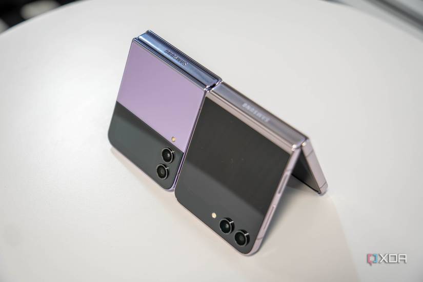 Samsung Galaxy Z Flip 4 and 5 4