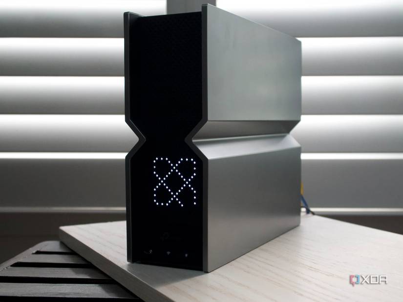 TP-Link Archer BE800 Wi-Fi 7 from the front