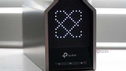 TP-Link Archer BE800 Wi-Fi 7 near display