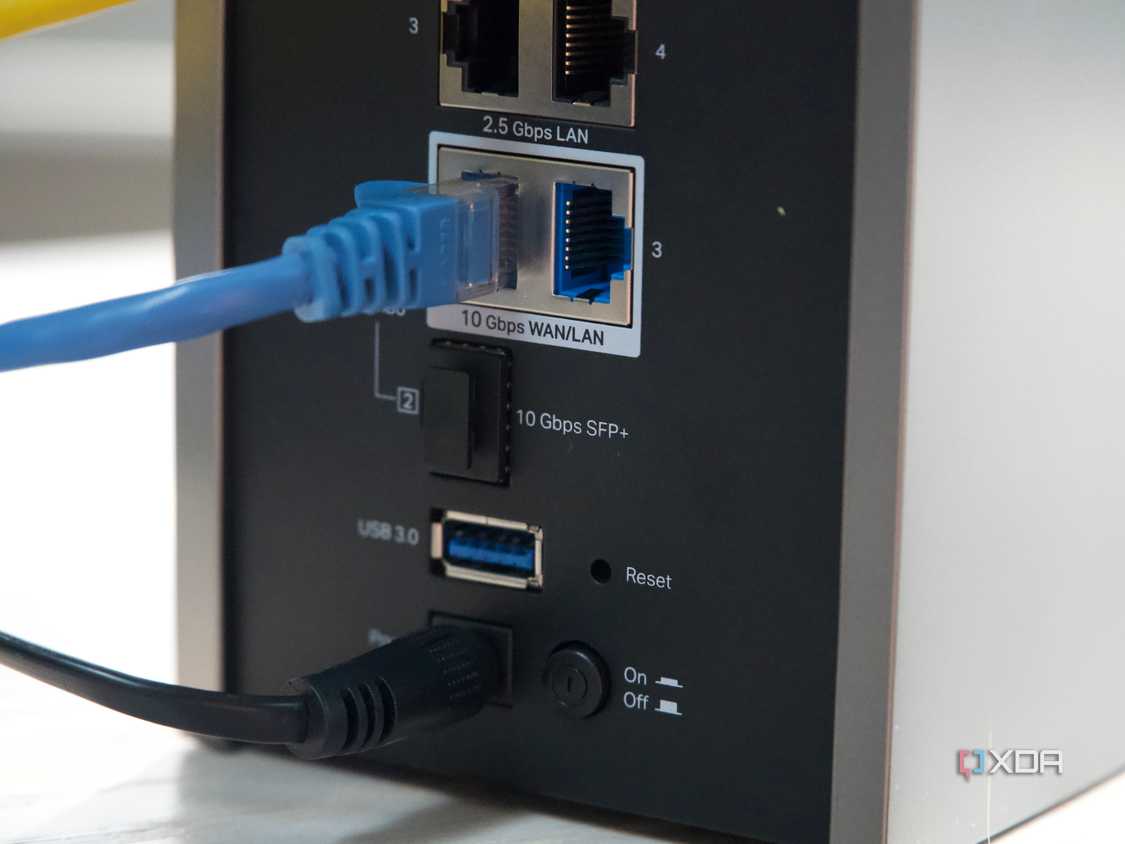 TP-Link Archer BE800 wired connectivity close