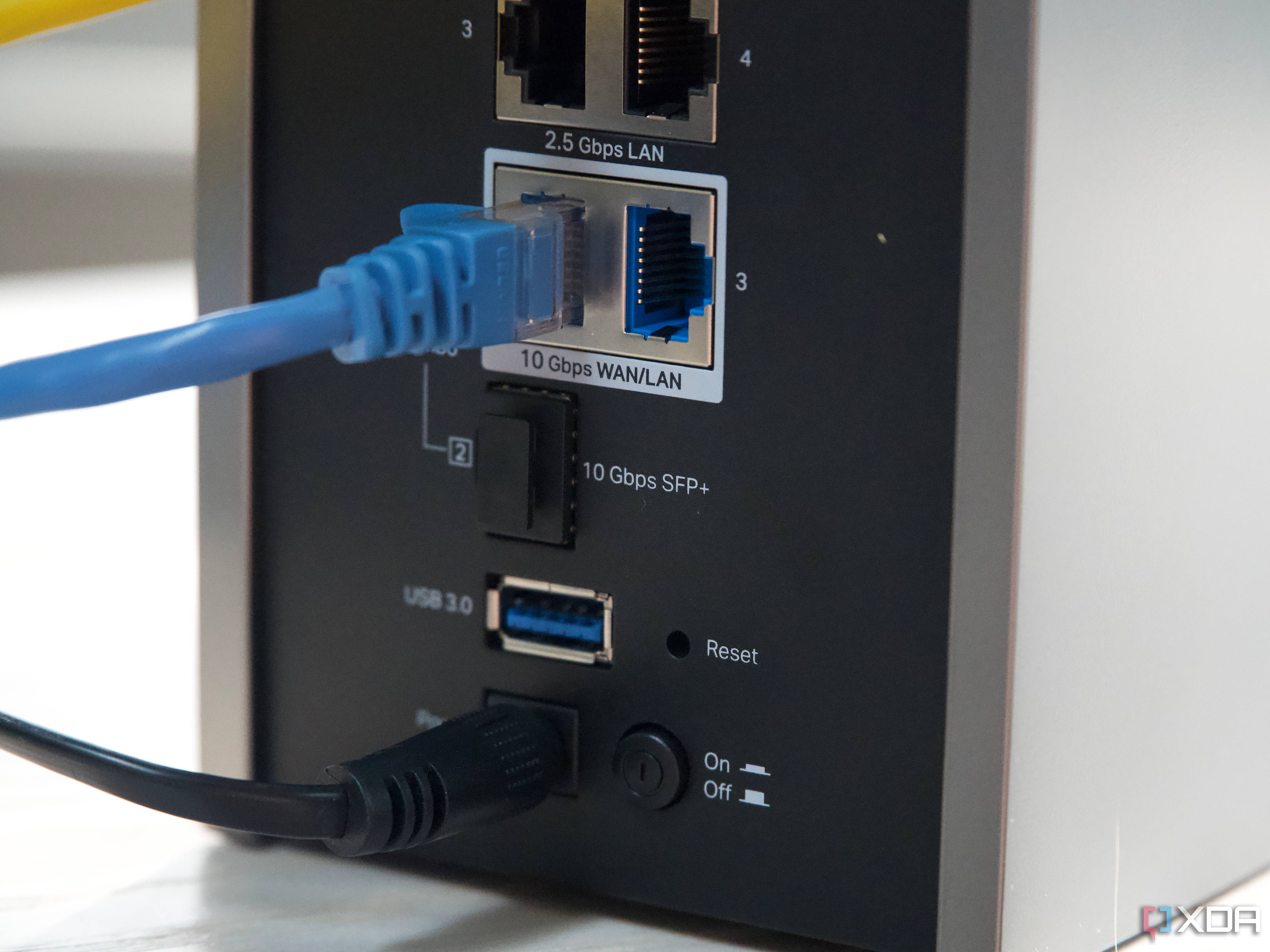 TP-Link Archer BE800 wired connectivity close