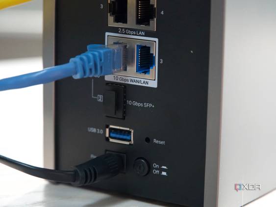 TP-Link Archer BE800 wired connectivity close