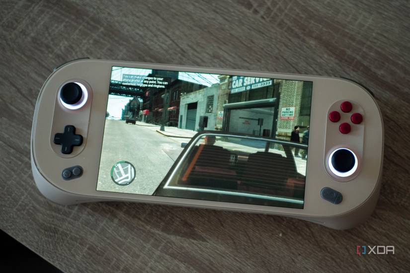 Ayaneo 2S playing Grand Theft Auto IV on a table