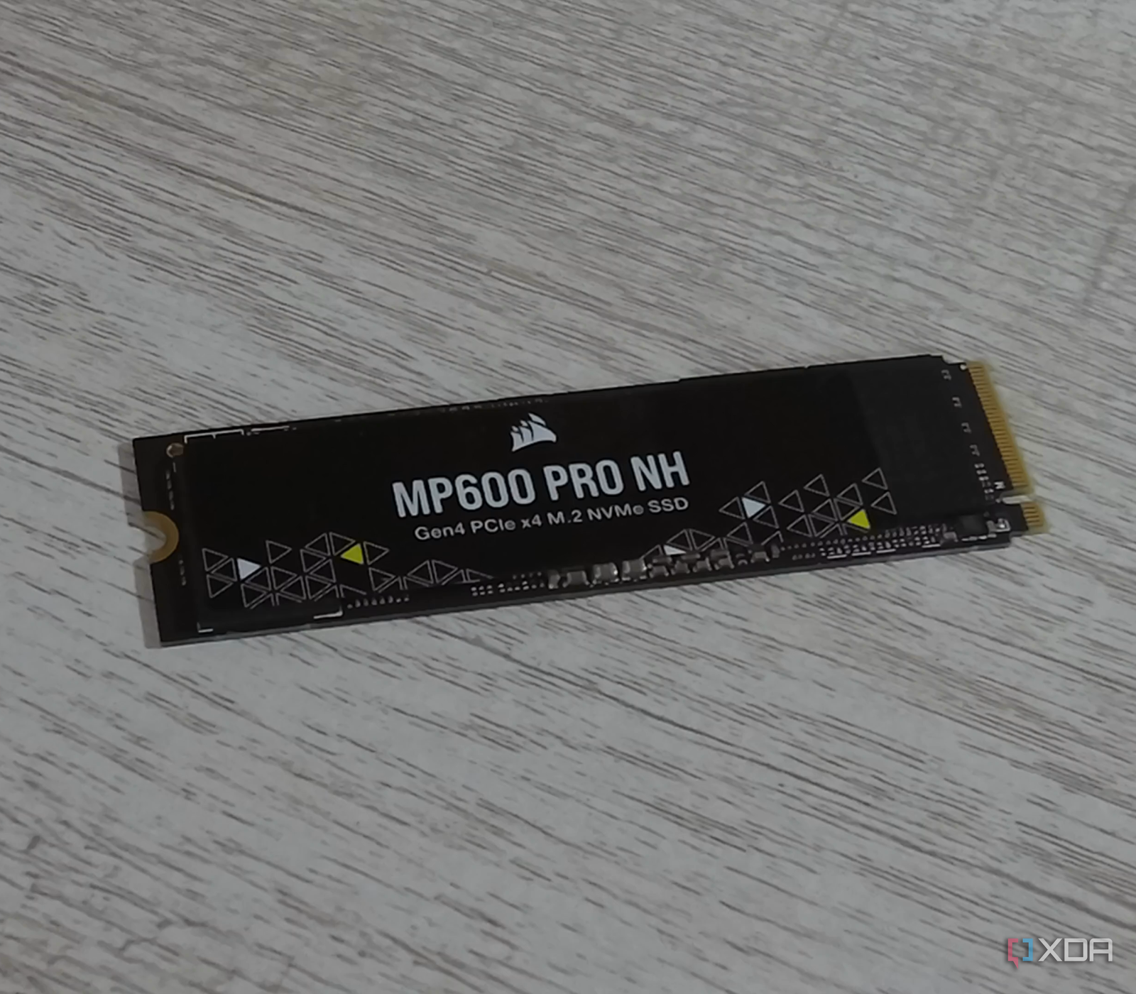 Corsair　MP600 PRO NH CSSD-F2000GBMP600PN MP600 PRO NH 2TB PCIe 4.0 (Gen 4) x4 NVMe M.2 SSD