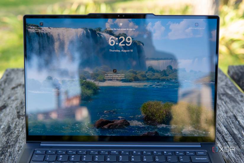 Front view of the display on the Lenovo Slim Pro 9i 14-inch model