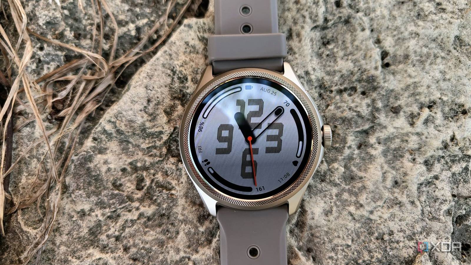 Mobvoi breaks tradition and delivers TicWatch Pro in new