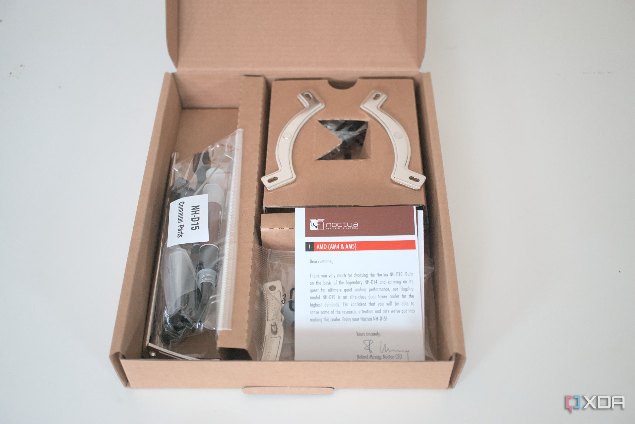Peeking inside the Noctua NH-D15 accessories box