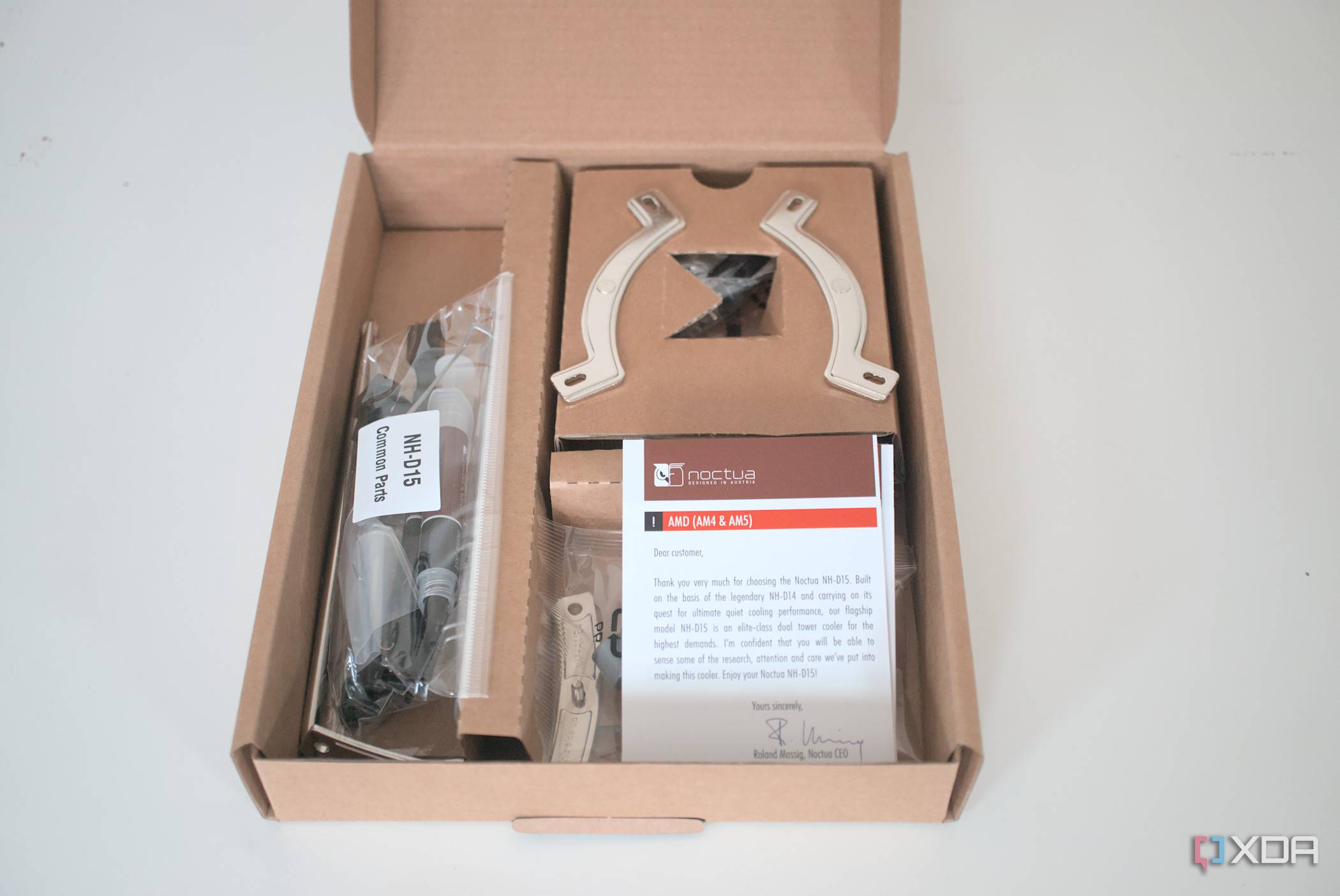 Peeking inside the Noctua NH-D15 accessories box