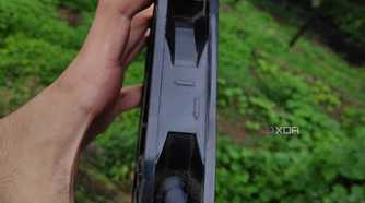 Side view of a case fan depicting the arrow markings