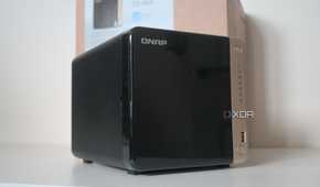 QNAP TS-464, angled view