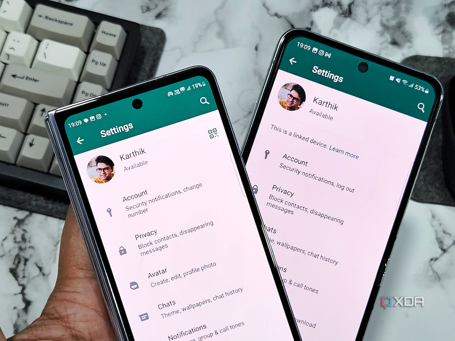 An image showing two phones running the same WhatsApp account.