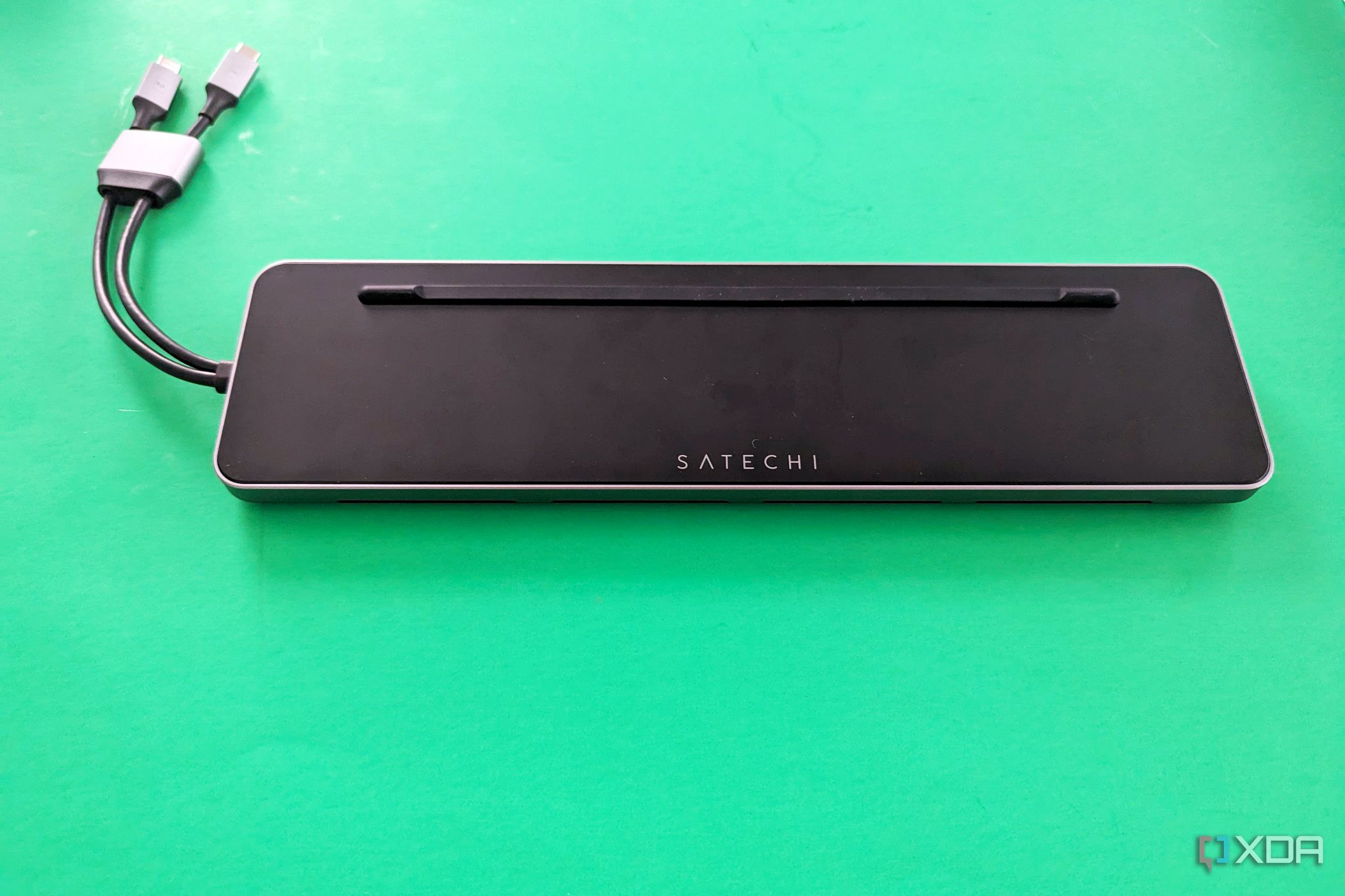 A view of the Satechni Dual Dock Stand from the front