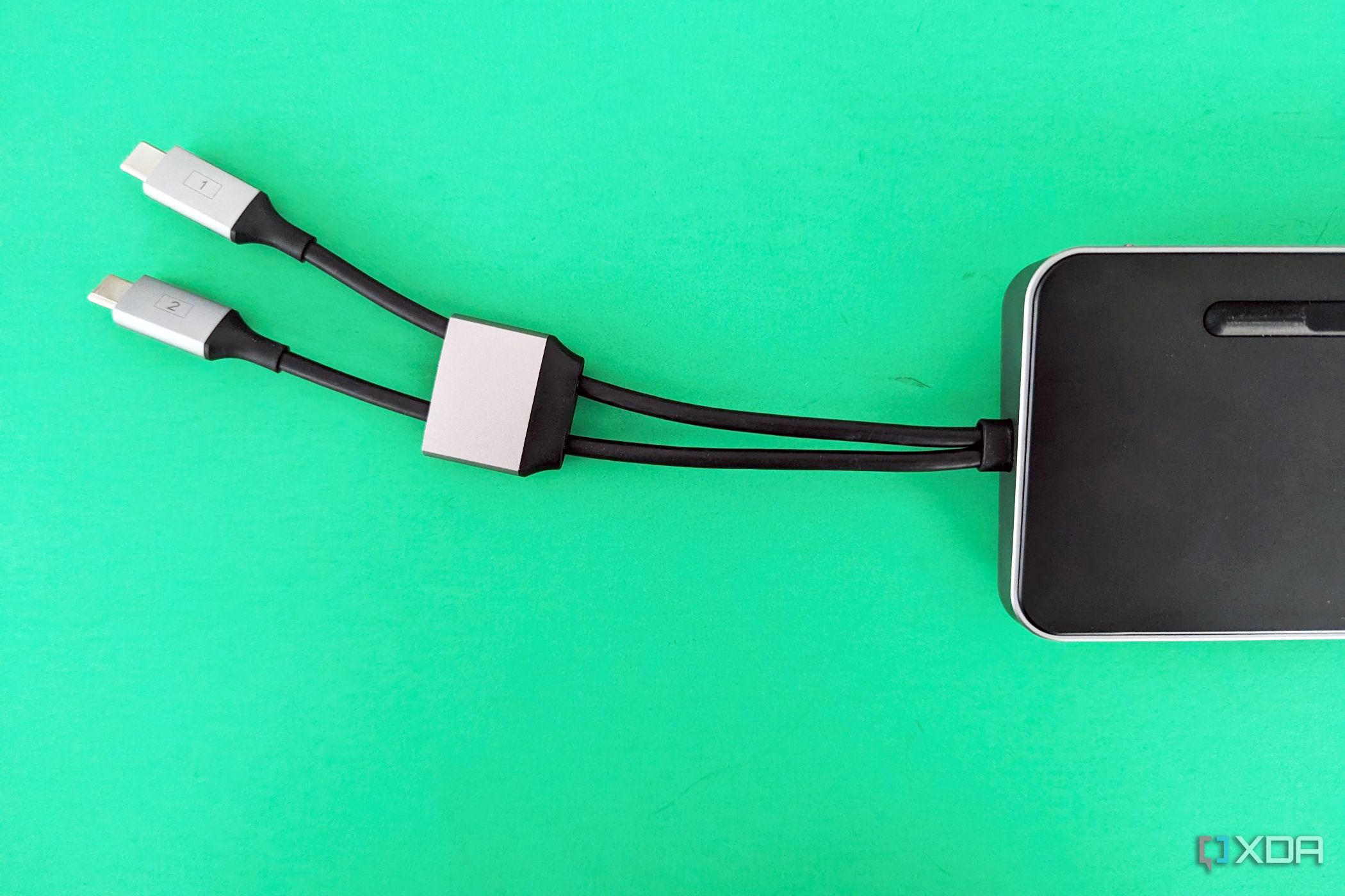 Satechni Dual Dock Stand USB-C cable