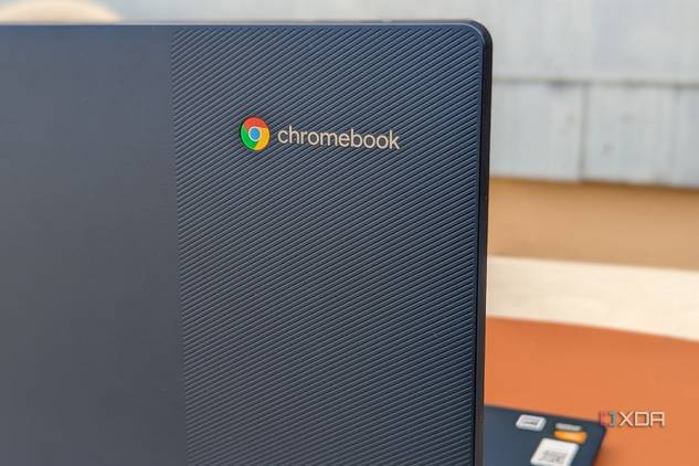 A photo of the dual tone blue lid of Slim 3 Chromebook