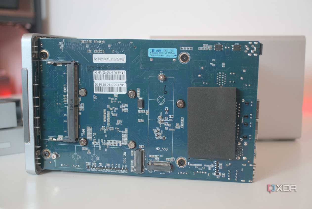 Upgrading RAM inside the TerraMaster F2-223