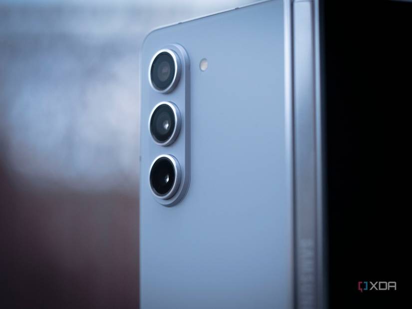 Z-Fold-5-Camera