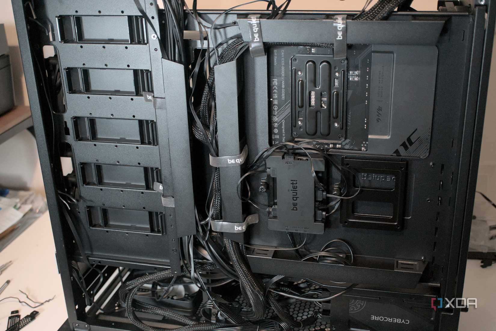 be quiet! Dark Base Pro 901 cable management