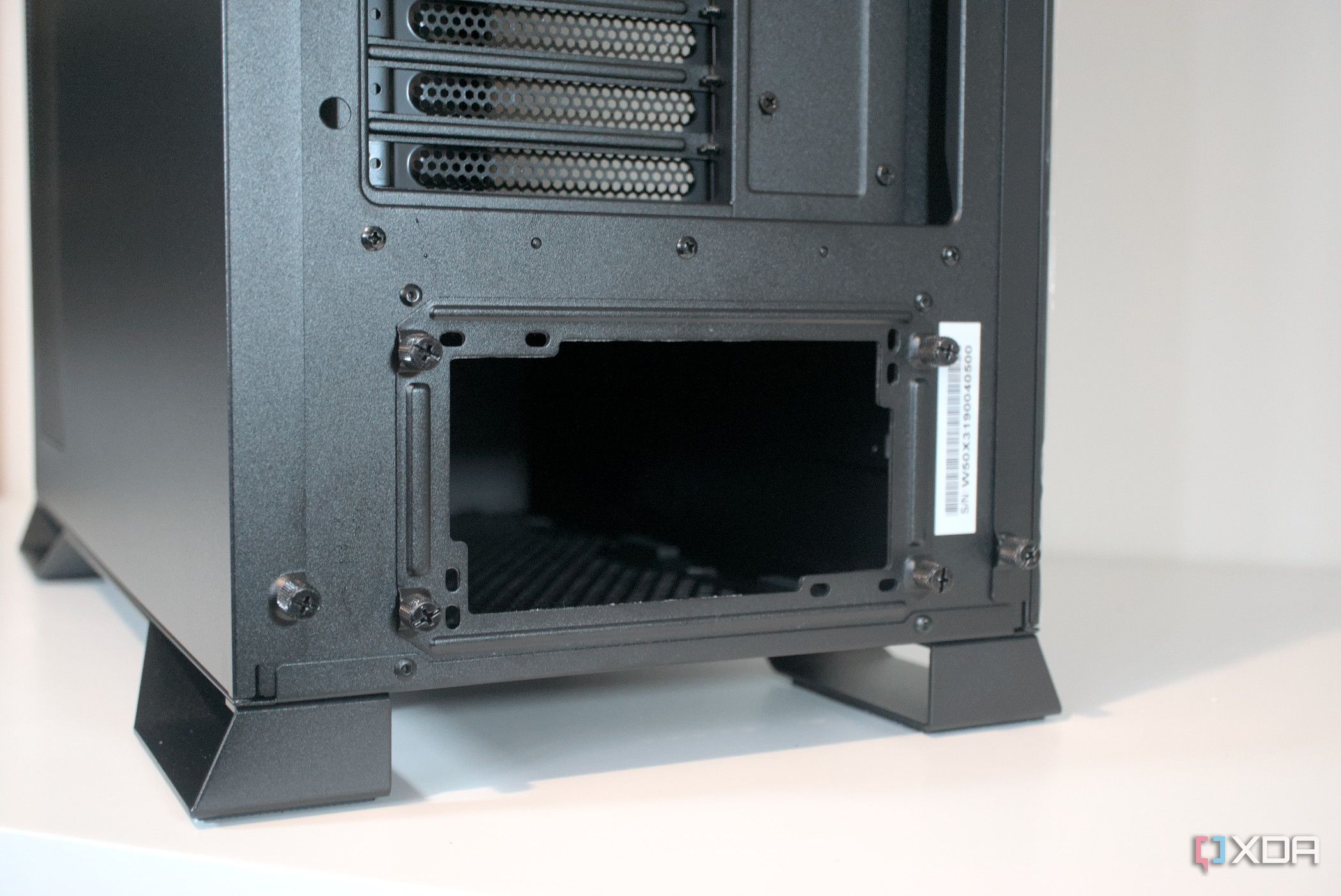 be quiet! Dark Base Pro 901 PSU bracket