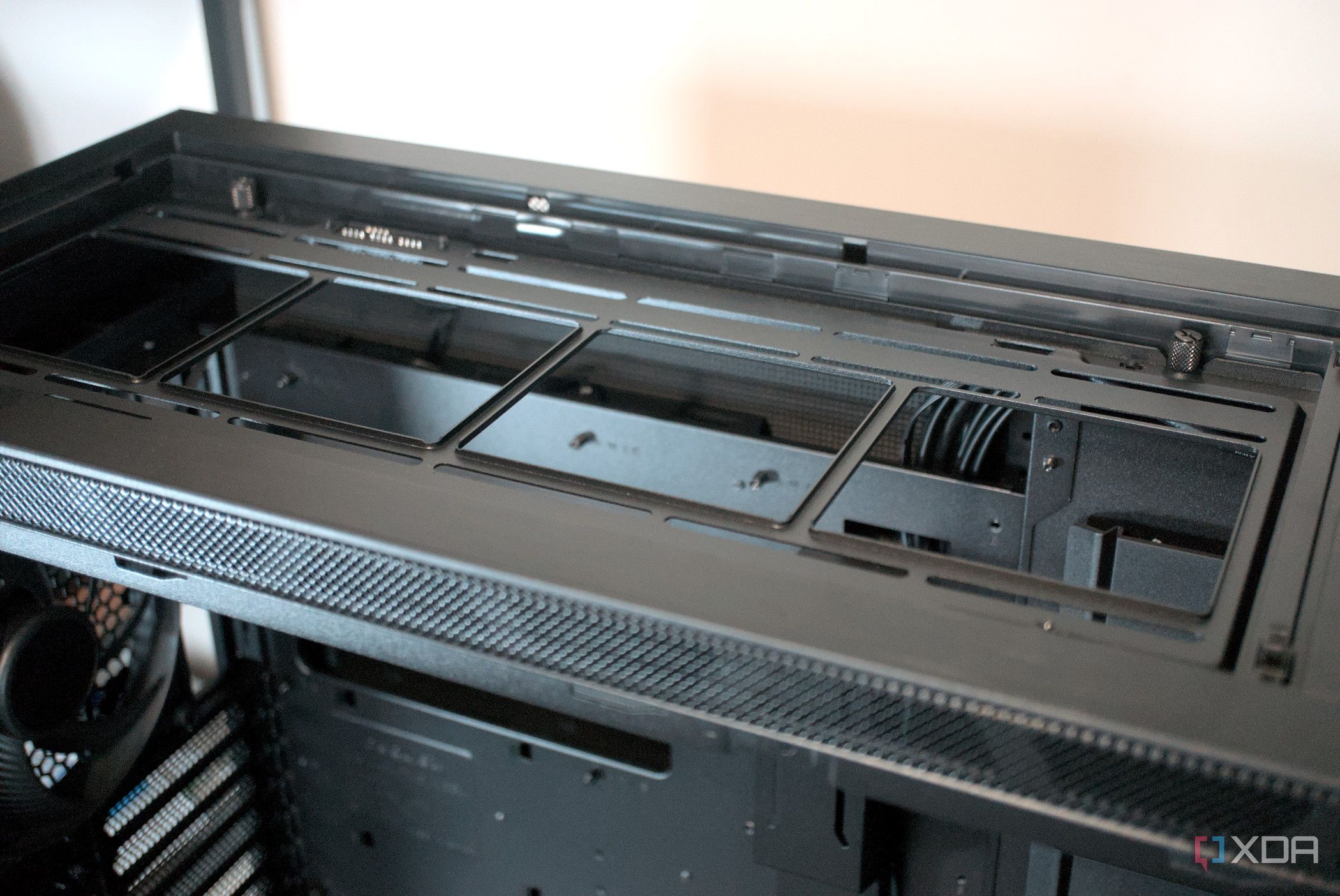 be quiet! Dark Base Pro 901 top radiator bracket