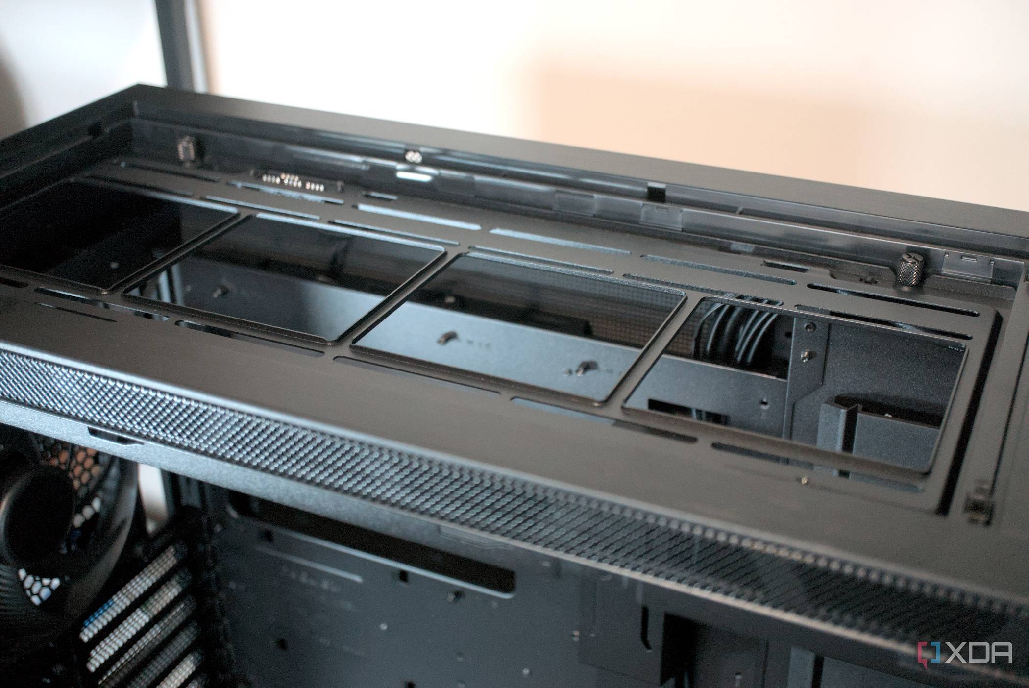 be quiet! Dark Base Pro 901 top radiator bracket