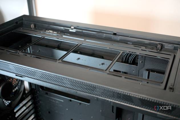 be quiet! Dark Base Pro 901 top radiator bracket