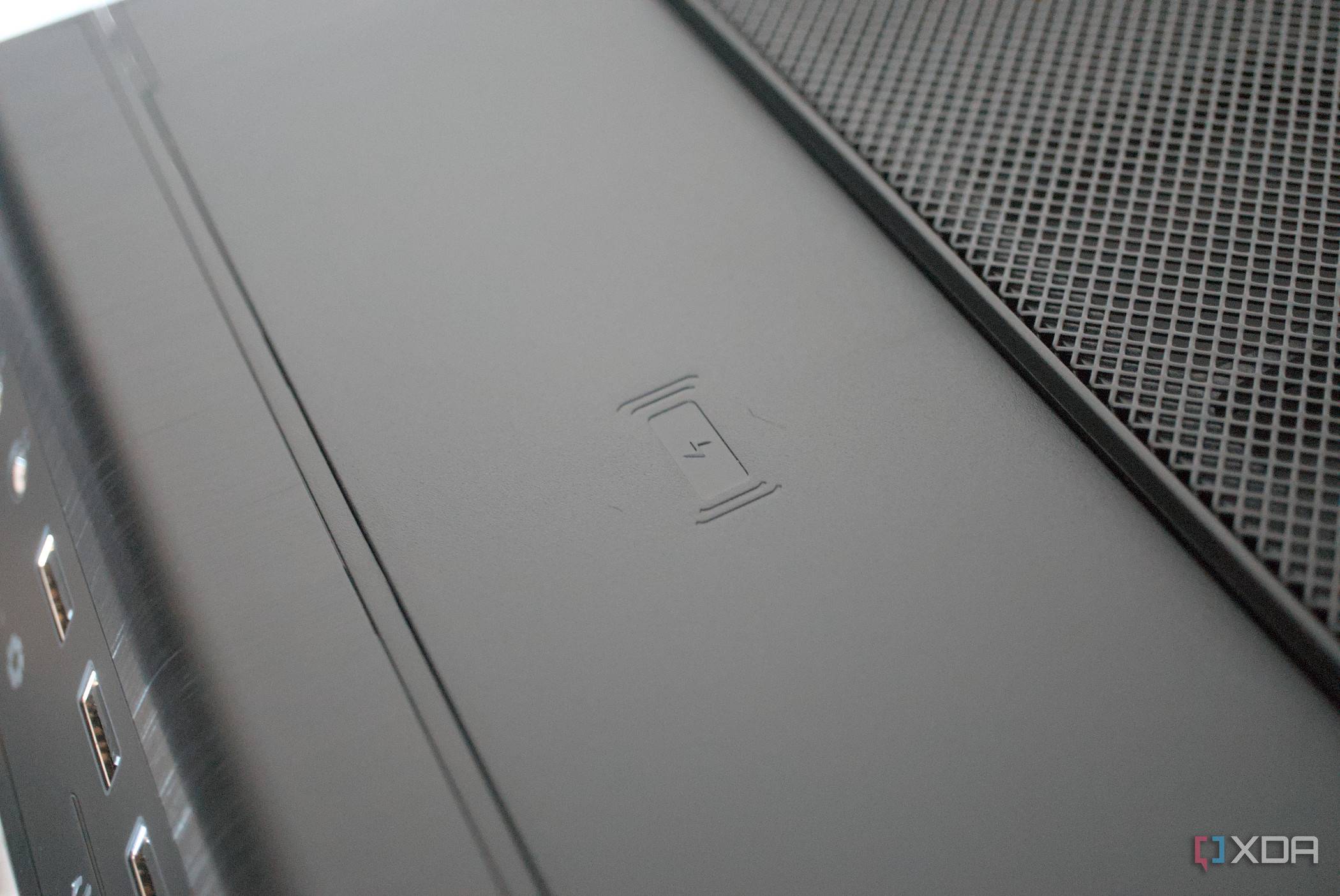 be quiet! Dark Base Pro 901 Qi charger