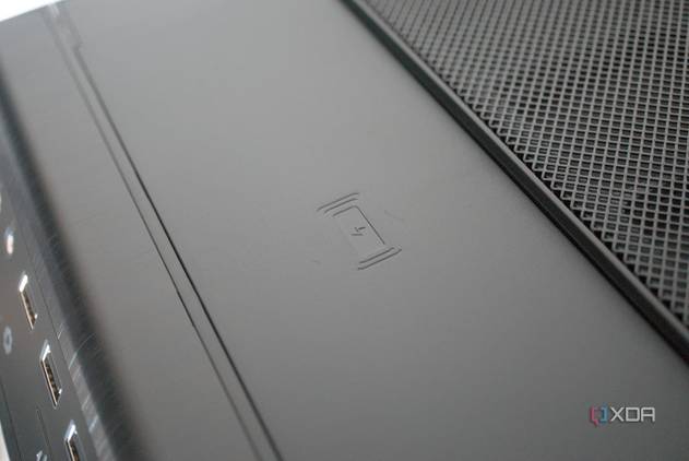 be quiet! Dark Base Pro 901 Qi charger