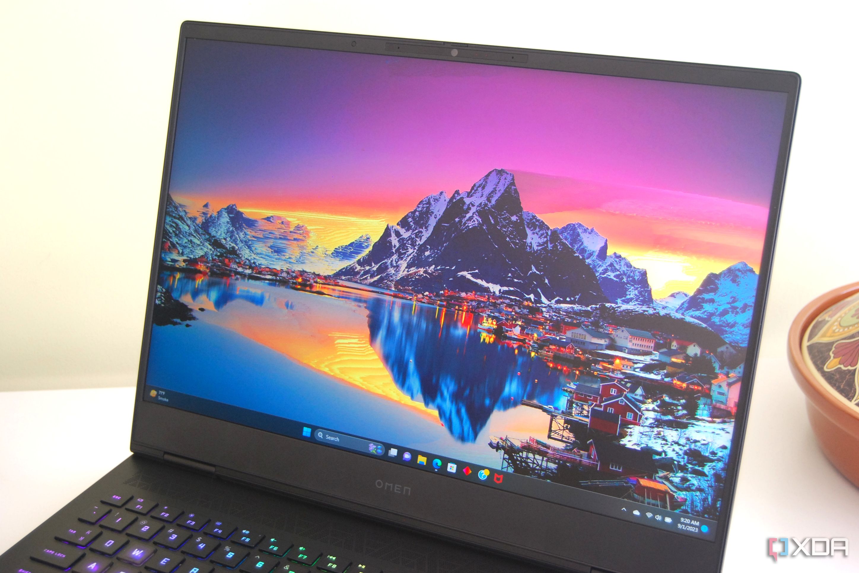 HP Omen Transcend 16 (2023) mini-LED display