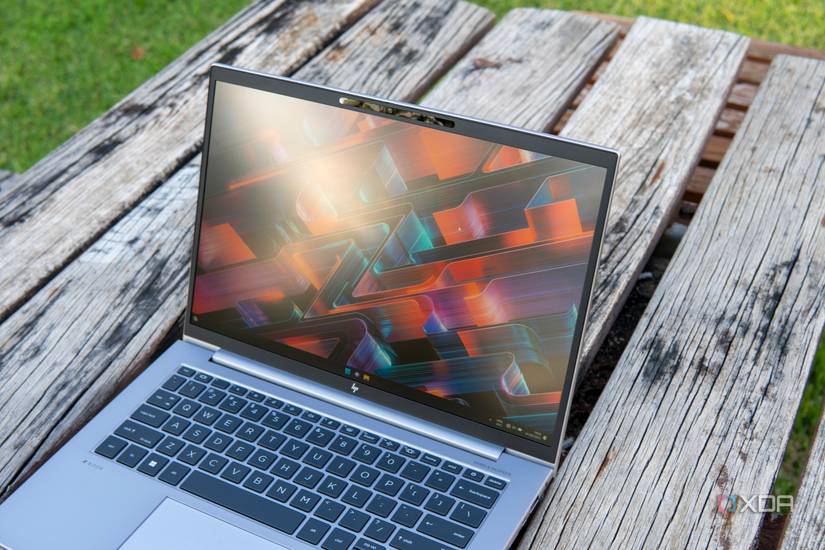 Angled front view of the display on the HP ZBook Firefly 14 G10.
