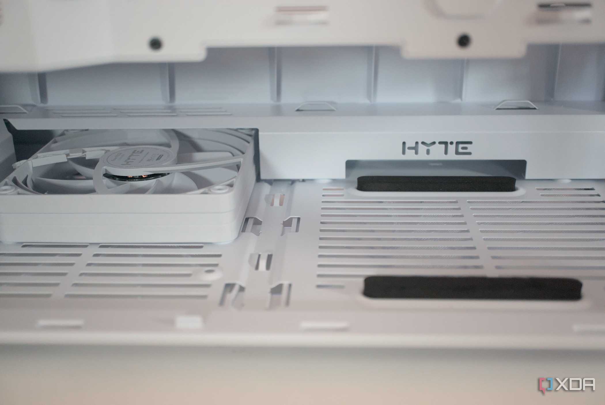 Closeup of the HYTE Y40 Snow White Edition PSU shroud fan
