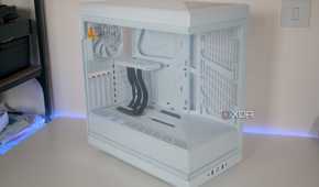 Front view of the HYTE Y40 Snow White Edition