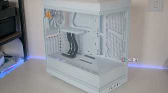 Front view of the HYTE Y40 Snow White Edition
