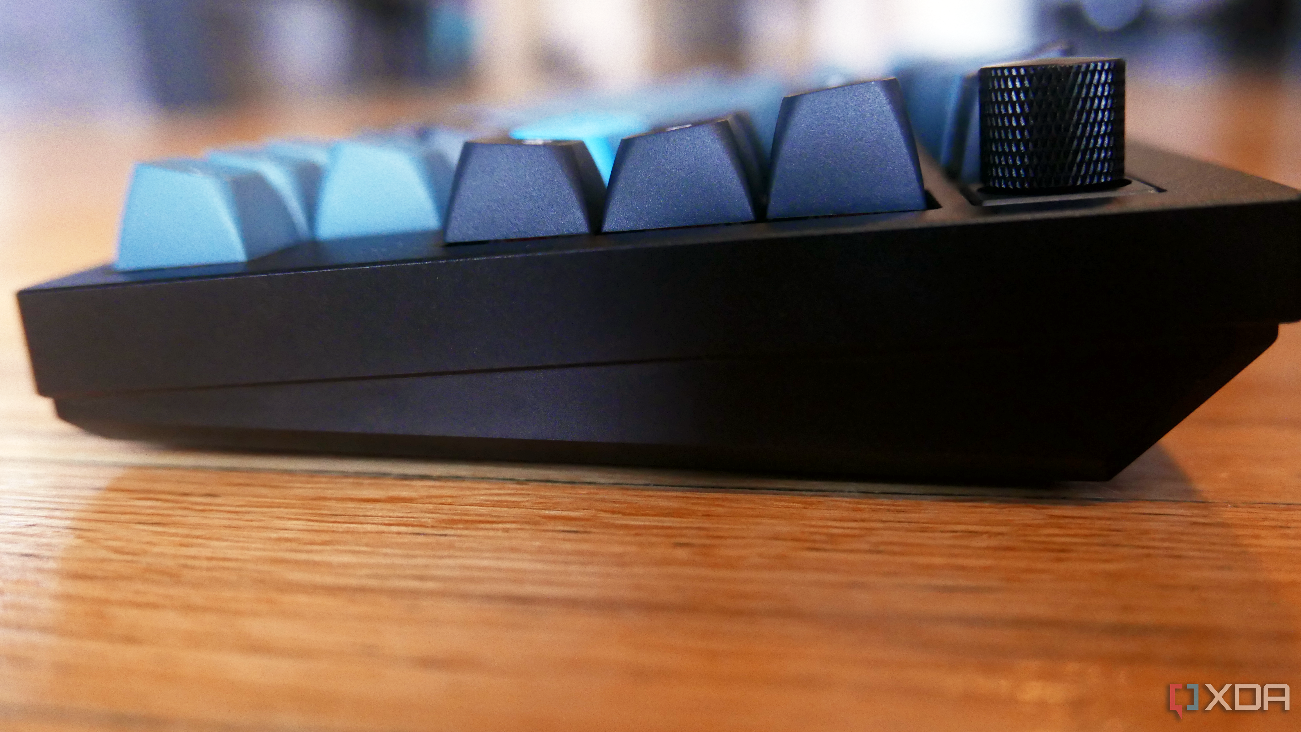 Keychron Q1 Pro side profile that shows how tall the keys are