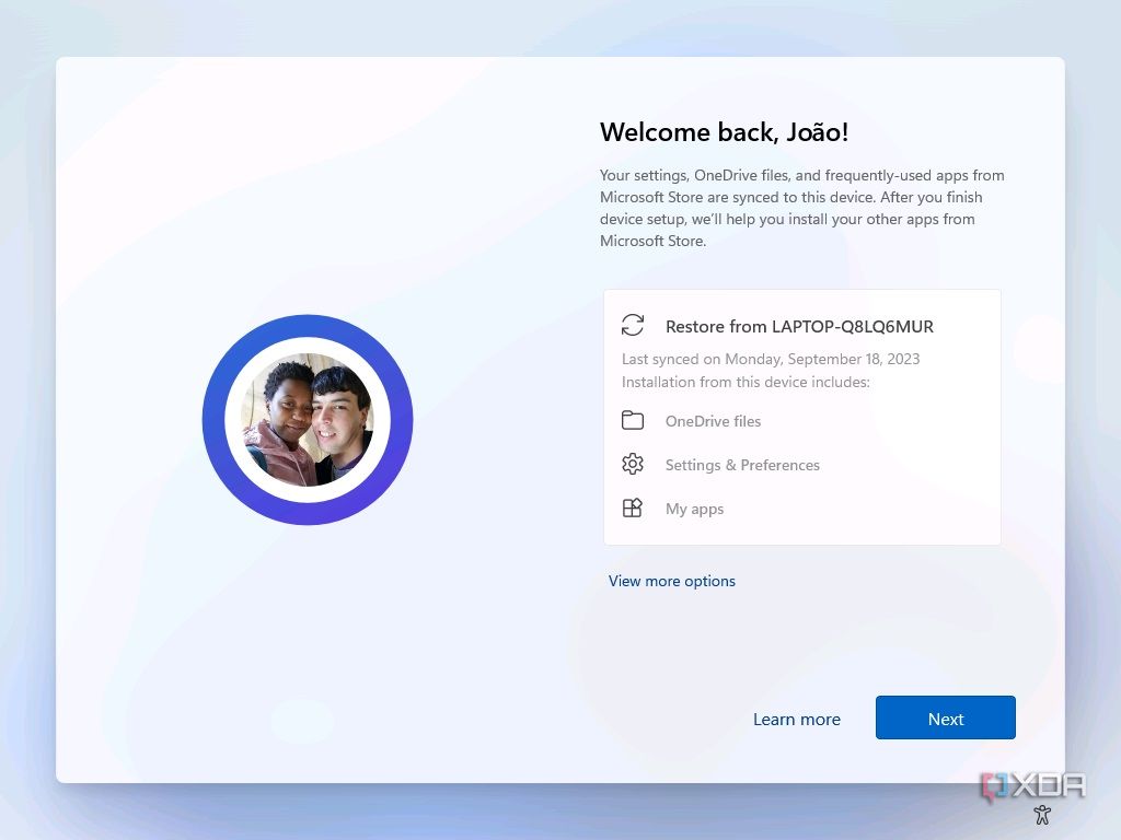 Screenshot of Windows 11 setup asking the user if they want to restore a backup from another device