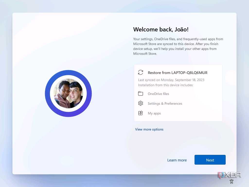 Screenshot of Windows 11 setup asking the user if they want to restore a backup from another device